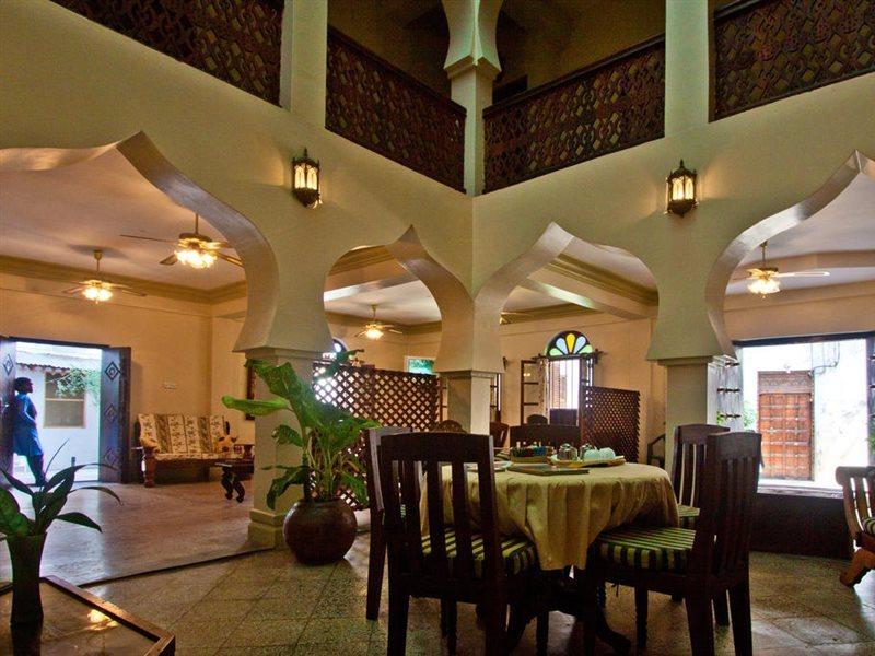 Asmini Palace Hotell 3*