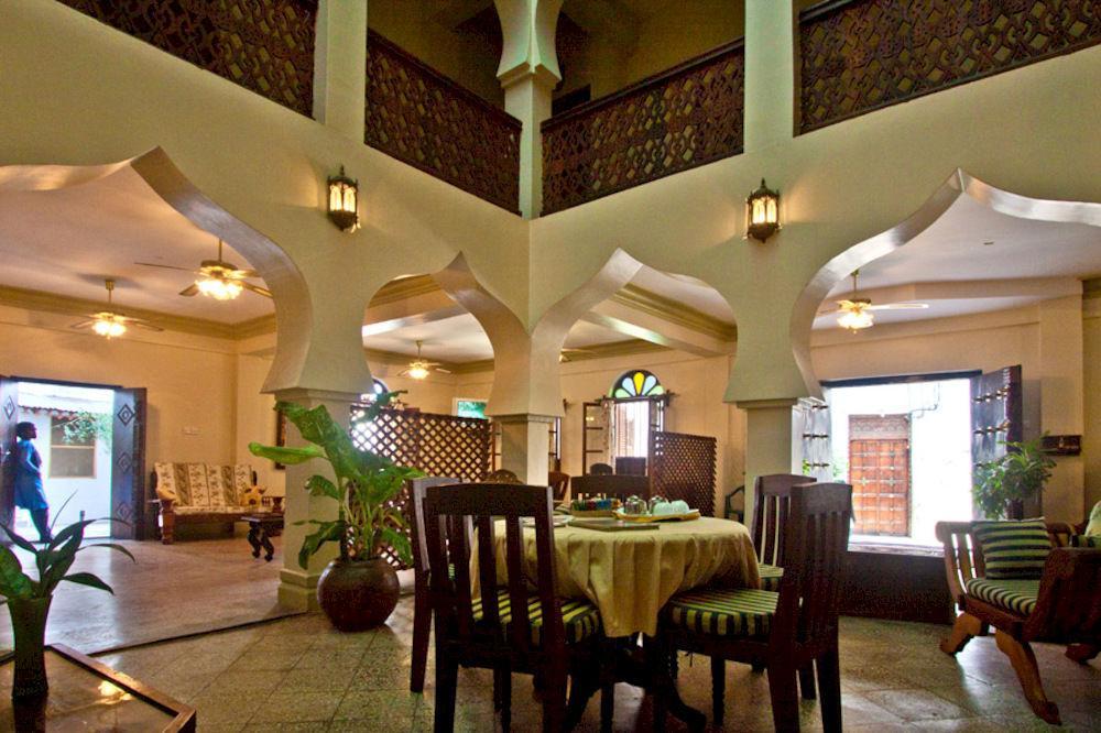 Asmini Palace Hotell